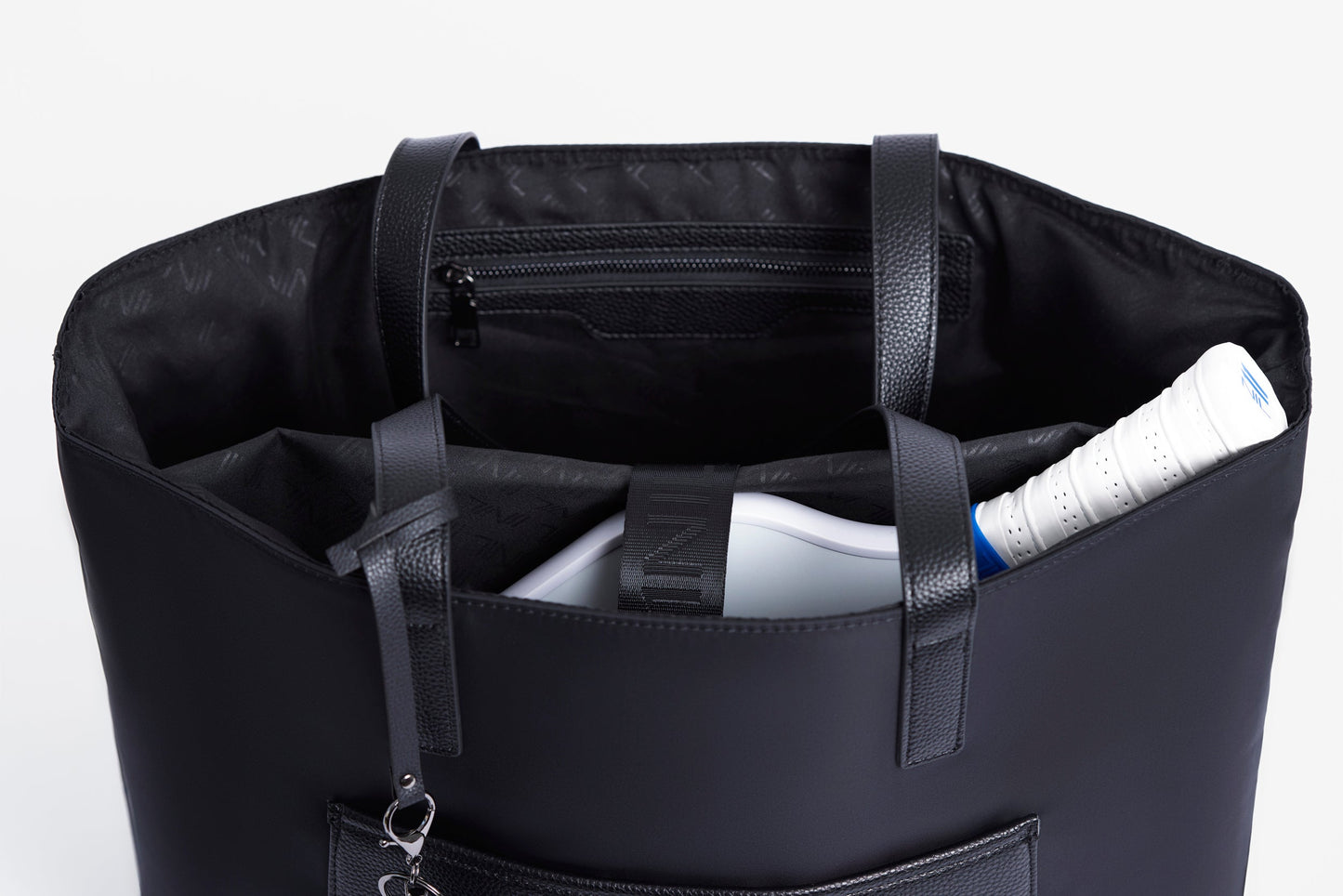 ON THE MOVE OVERSIZED TOTE BAG - BLACK