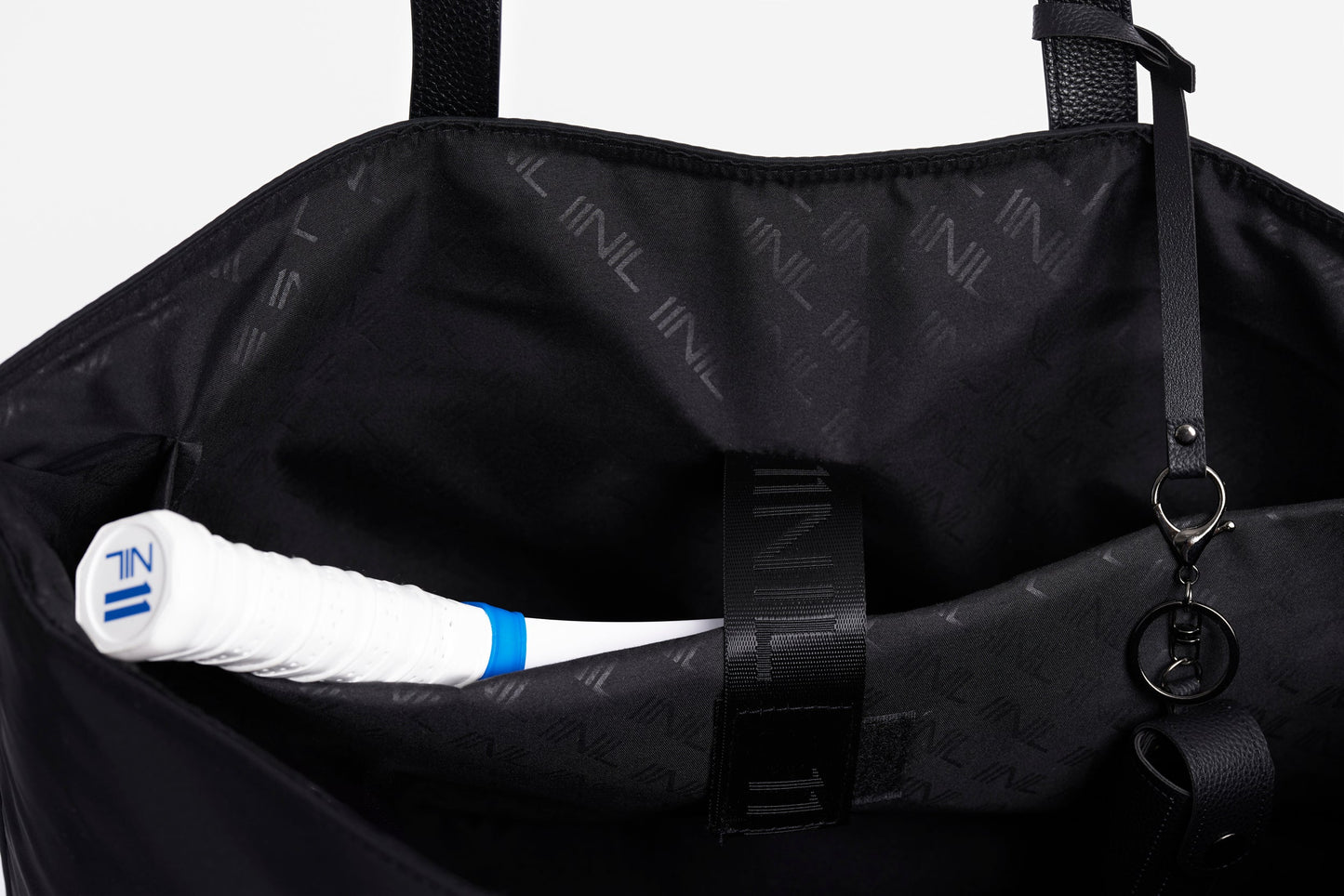 ON THE MOVE OVERSIZED TOTE BAG - BLACK