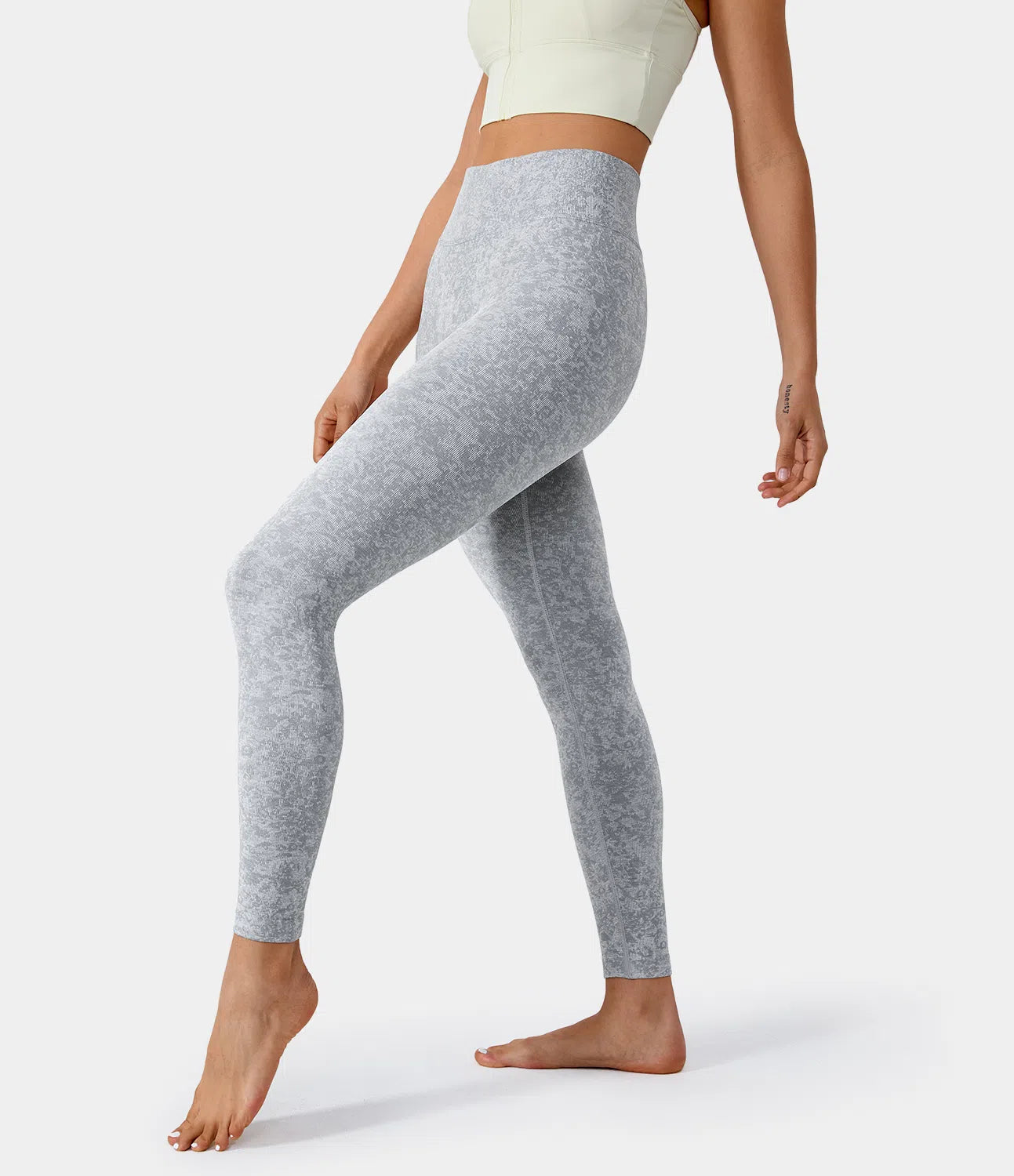 Halara Seamless Flow High Waisted Butt Lifting Yoga Leggings