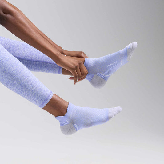 Feetures-Plantar Fasciitis Relief Sock Light Cushion No Show Tab